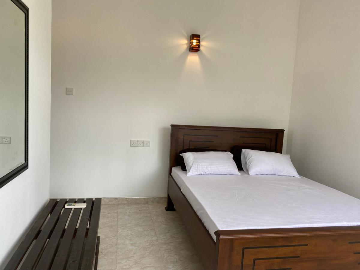 Aramba Resort Dondra Extérieur photo