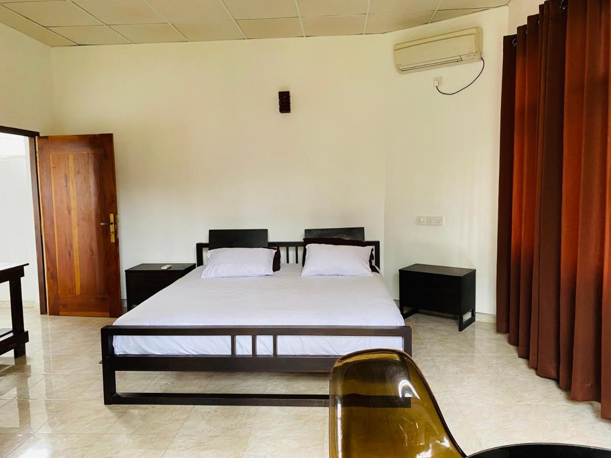 Aramba Resort Dondra Extérieur photo
