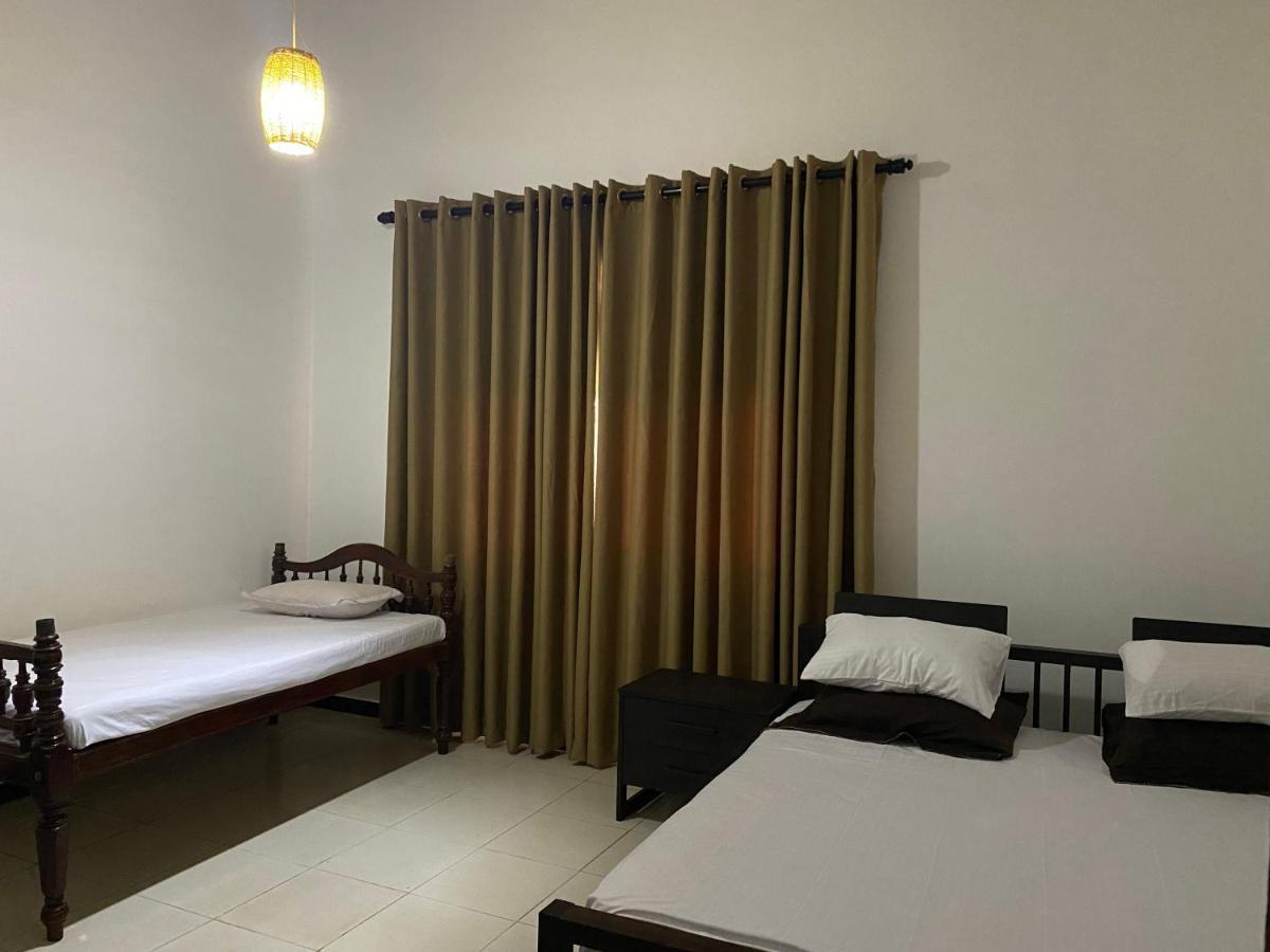 Aramba Resort Dondra Extérieur photo