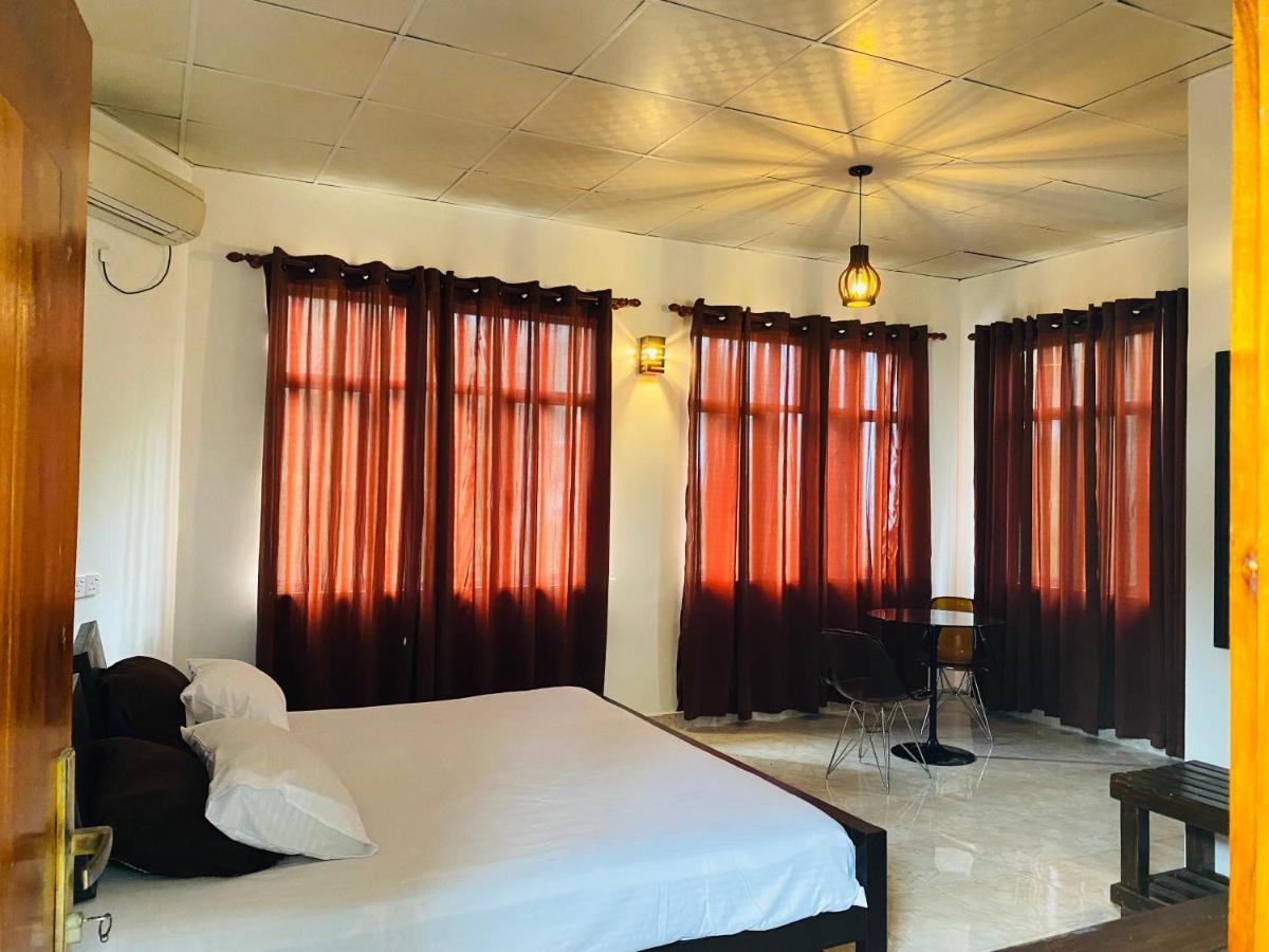 Aramba Resort Dondra Extérieur photo